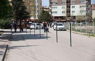 Mülk sahibiyle belediyenin anlaşmazlığı sokağı...