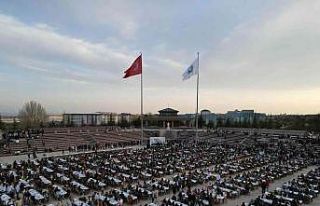 Niğde Belediye Başkanı Özdemir üniversiteli öğrencilerle...