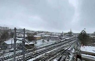 Niğde’de Nisan’da kar sürprizi