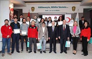 Nilüfer’de eğitimli hasta bakıcılara sertifikaları...