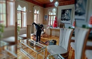 O fotoğraf karesi temizlik sonrası yerine konuldu
