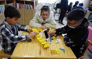 Öğrenciler 3 boyutlu yazıcı ile kendi ürünlerini...
