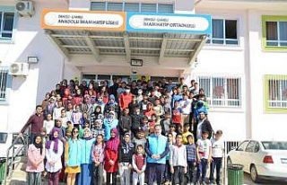 Öğrenciler bayram harçlıklarını erkenden aldı
