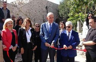 Öğrenciler Marmaris Kalesi’nde resim yaptı, konser...