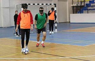 Öğrencilerden farkındalık için futsal maçı