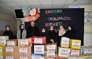 Öğrencilerden ihtiyaç sahiplerine yardım kolisi