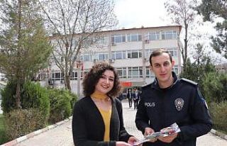 Öğrencilerden polislere ziyaret