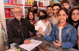 Öğrencilerin yaptığına bakkal bile şaşırdı