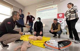 Öğretmenlerin ilk yardım eğitimi devam ediyor