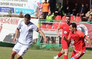 Ömer Faruk gollerine devam ediyor