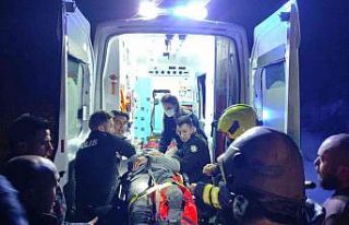 Ormanlık alana düşen adamı itfaiye ekipleri kurtardı