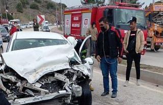 Orta refüjü aşarak karşı şeride geçen çöp...