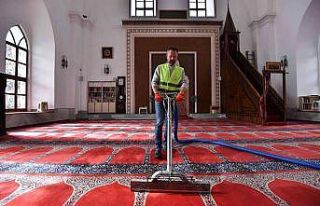 Osmangazi’nin camilerinde ramazan temizliği