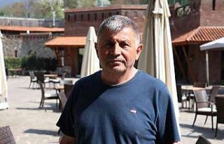 Oteller full doldu, geceliği 500 liraya da oda var,...
