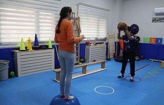 Otizmli ikiz çocuk annesi Volkan; "Otizmde öncelik...