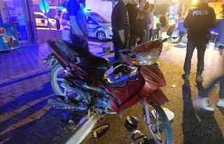 Otomobil ile çarpışan motosikletin sürücüsü...