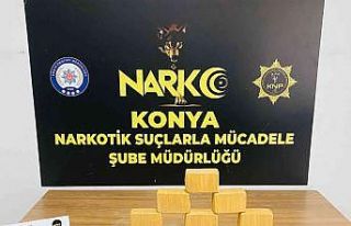 Otomobildeki eroin polisin dikkatinden kaçmadı