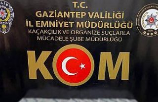 Otomobilin her yerinden kaçak sigara çıktı