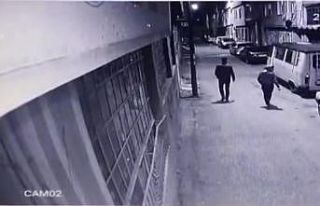 (Özel) Sahurda şok...3 kişi gelip otomobilini böyle...