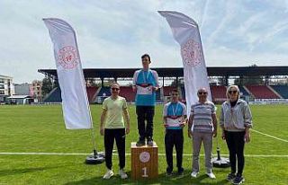 Özel sporculara madalyaları takdim edildi