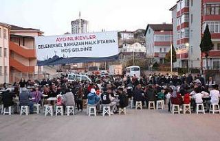 Pandemi sonrası geleneksel mahalle iftarı Aydınlıkevler’de...