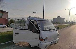 Park halindeki kamyoneti çalan şahıs kaza yapınca...