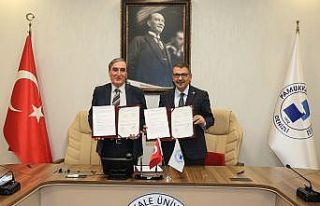 PAÜ öğrencilerine staj imkanı sağlayan imza