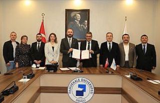 PAÜ toplu iş sözleşmesi ek protokolünü imzaladı