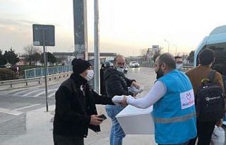 Pendik Belediyesi, iftara yetişemeyenlere iftariyelik...