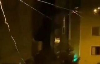 Pendik’te genç kadın kucağındaki çocuğuyla...