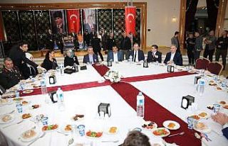 Polis şehit aileleri ile gaziler onuruna iftar