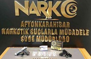 Polis uyuşturucu satıldığı ihbarı üzerine gittiği...