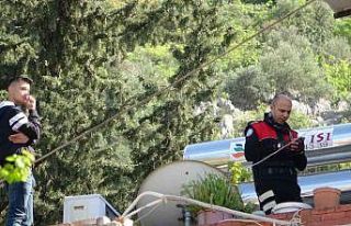 Polisler madde bağımlısı gencin hayatını kurtardı