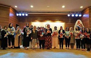 Pursaklar’da hanımlar, tasarımlarını podyuma...