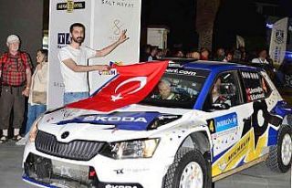 Ralli araçları Bodrum sokaklarını piste çevirdi