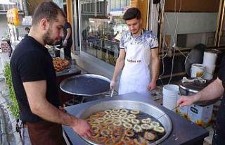 Ramazan ayı bereketiyle geldi, Batmanlı tatlıcıları...