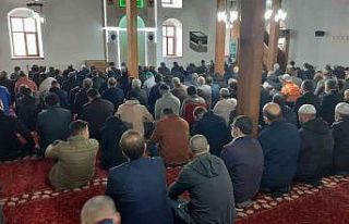 Ramazan ayının ilik Cuma namazında camiler doldu...