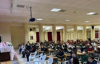 Rana Demiriz öğrencilerle bir araya geldi