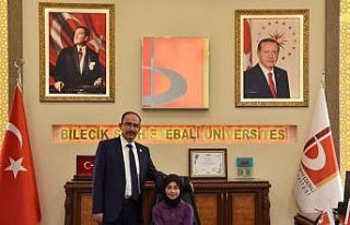 Rektör Beydemir koltuğunu çocuk rektörlere devretti