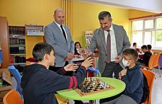 Rektör Çiftçi kendisine mesaj yollayan öğrencinin...
