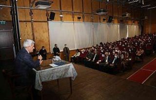 Rektör Hülagü, öğrencilere tecrübelerini aktardı