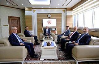 Rektör Karacoşkun, Erasmus tecrübe paylaşım toplantısına...