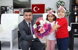 Rektör Karacoşkun, koltuğunu öğrencilere devretti