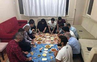 Rektör Prof. Dr. Göktaş, öğrenci evinde sahur...