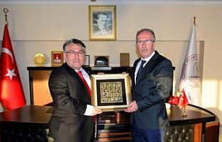 Rektör Uzun’dan, Özölçer’e "hayırlı...