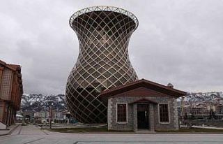 Rize’nin 29 metrelik çay bardağı açılış için...