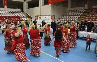 Roman vatandaşlar iftar programında doyasıya eğlendi