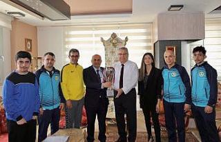Şampiyon sporculardan Başkan Çerçi’ye teşekkür