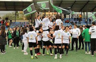 Şampiyonluk yaşayan Horozkentspor, maddi imkansızlıklarla...