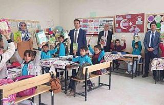 Samsat’ta okul kütüphaneleri zenginleşiyor